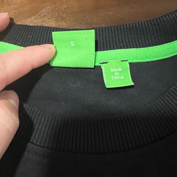 Hugo boss sweater - Picture 4 of 6